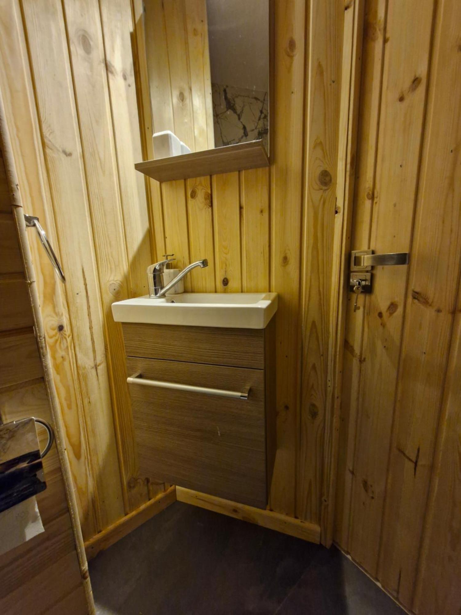 Cabana Din Padurea Valeni Vălenii de Munte Exteriör bild